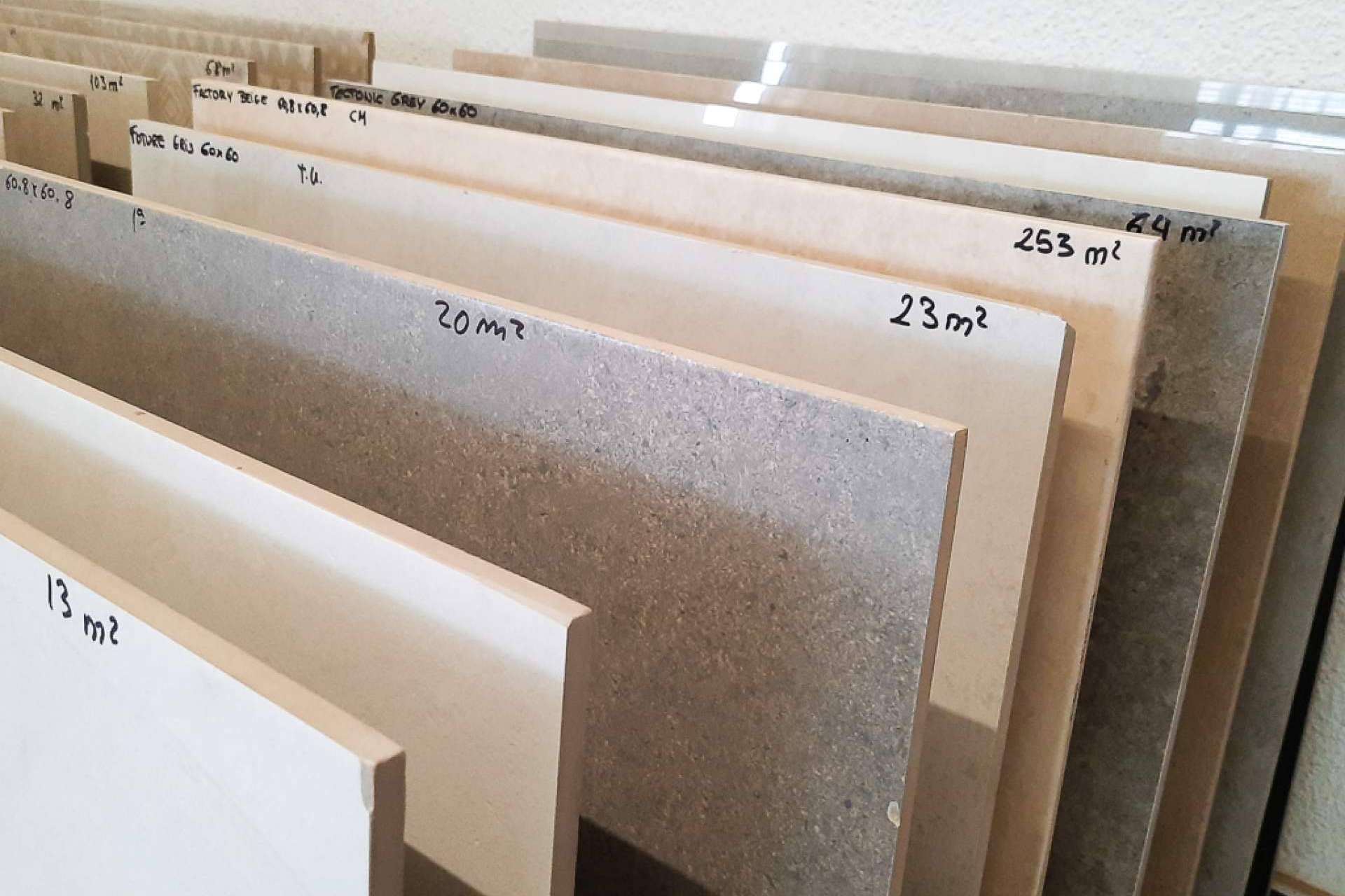 Accede a lotes con descuento de Azulejos Outlet Multimarca en Artegres