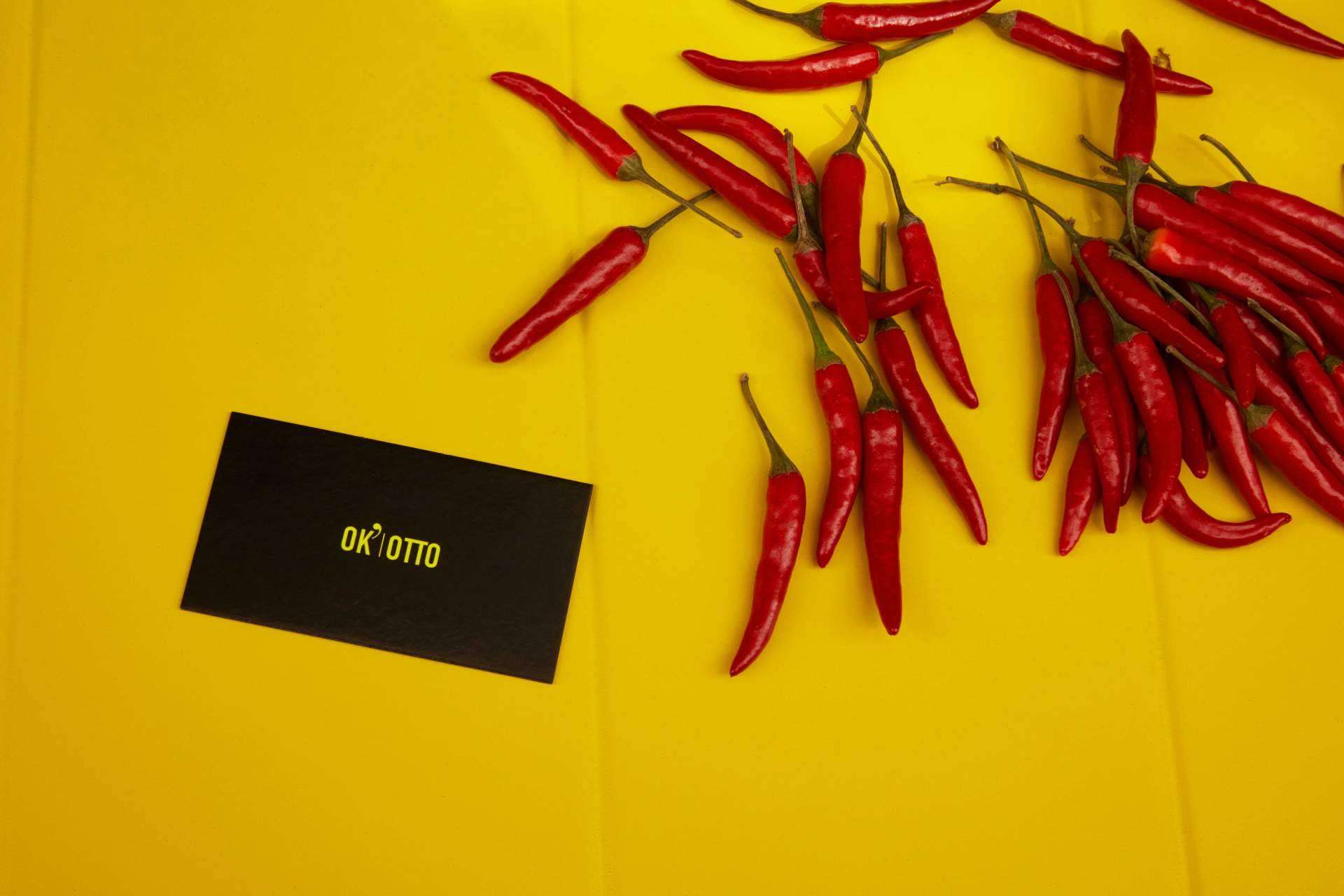 Ok Otto abre en Barcelona la primera agencia física de IA y marketing abierta al público