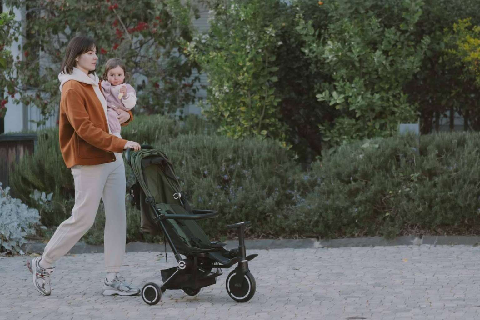 Descubrir Traveler, la silla de paseo ligera y compacta para viajes internacionales