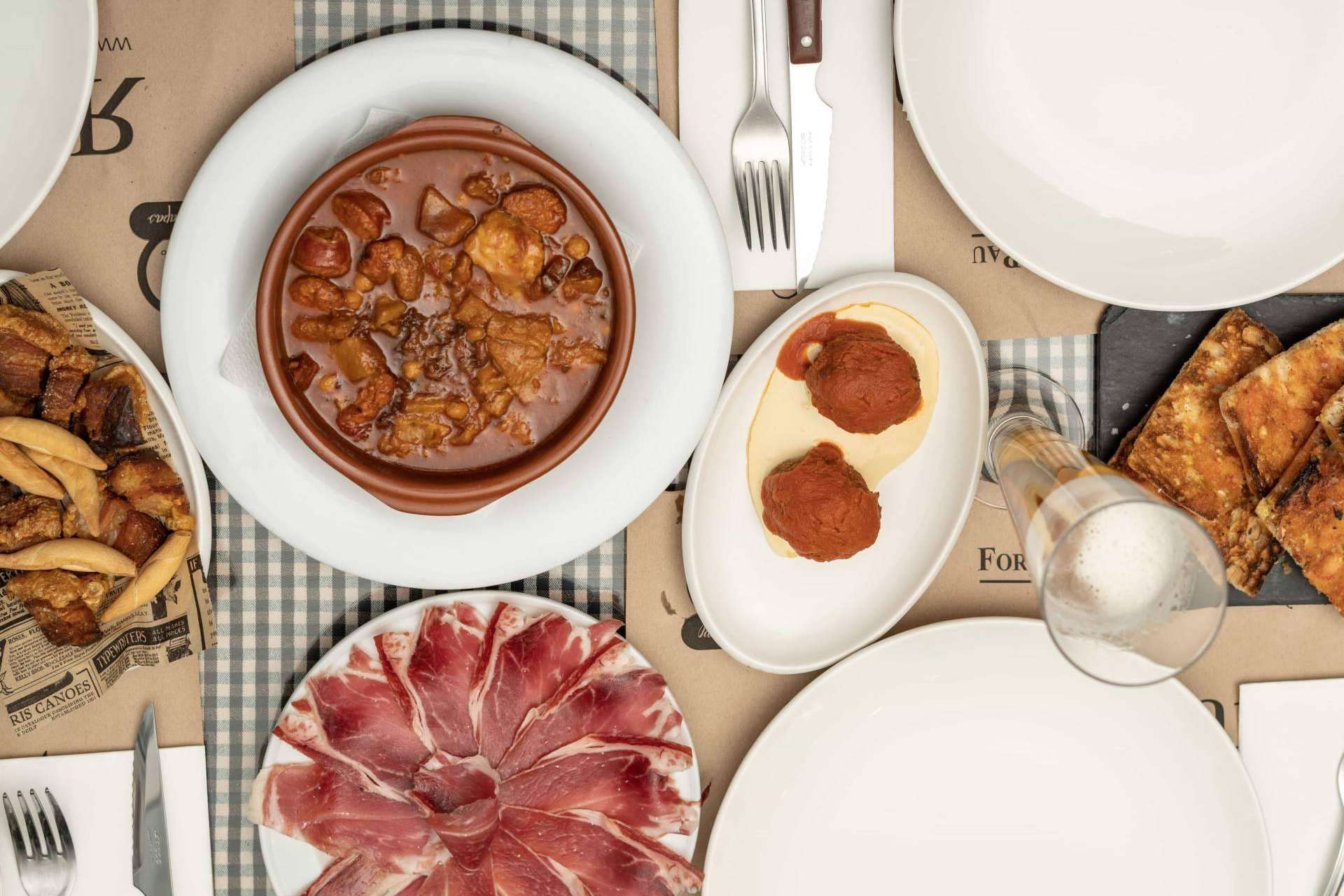 La Barceloneta cuenta con un restaurante abierto hasta tarde; Pasa Tapas y su cocina sin interrupciones