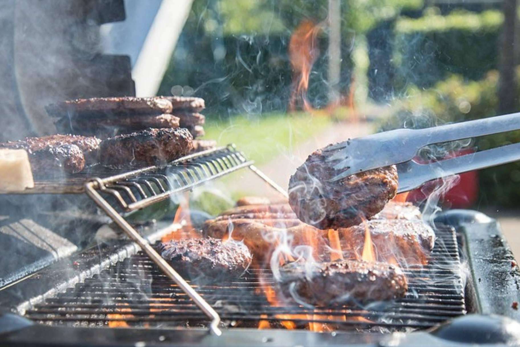 El arte de la barbacoa perfecta; técnicas, consejos y el carbón que marca la diferencia