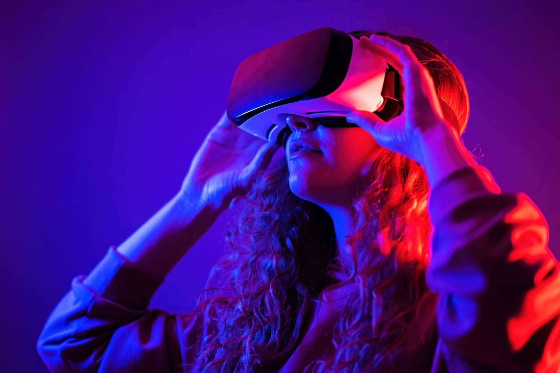 Realidad virtual y neuroestimulación; así se reinventa el tratamiento de adicciones