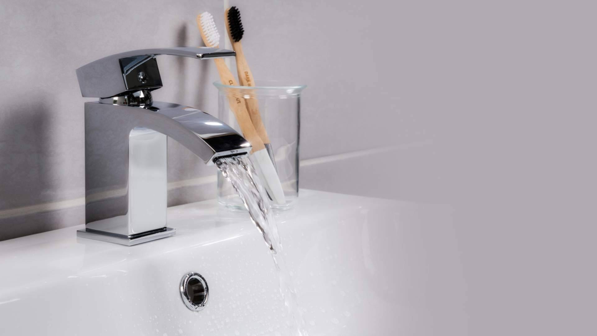 Revolution AQUA impulsa el acceso al agua filtrada en casa por 19,90 euros al mes