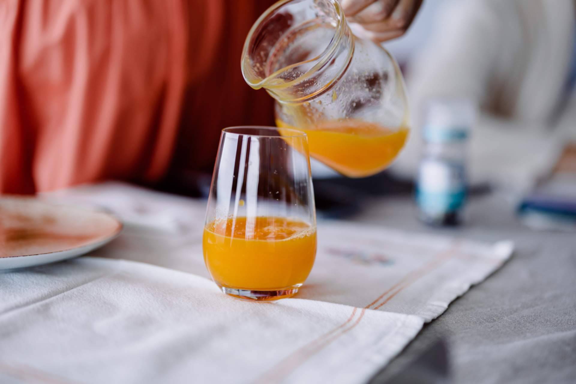 Zumo de naranja sin pasteurizar, la apuesta premium para bufetes de hotel con máxima frescura