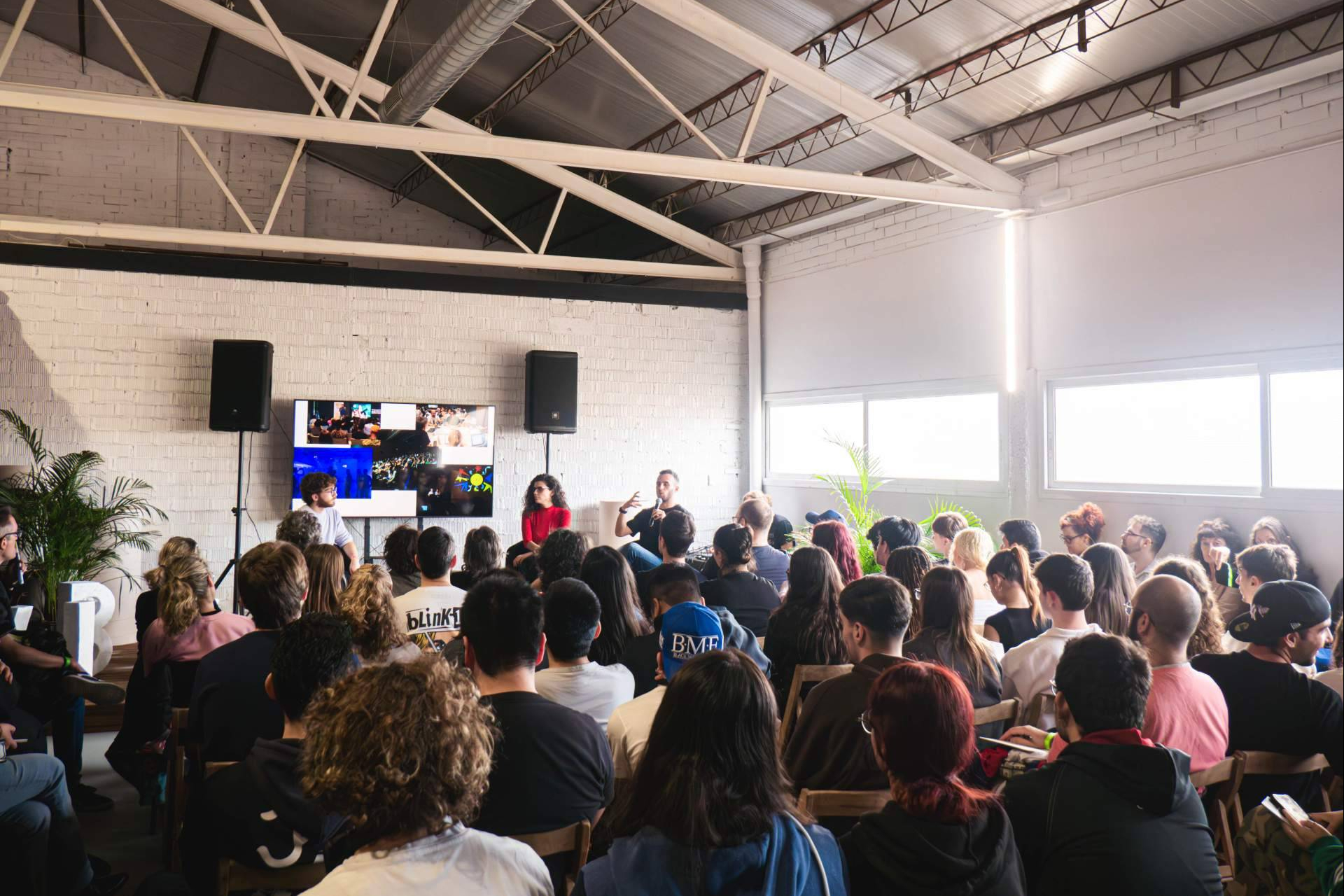 La Gen Z toma el escenario en el VIBEZ 2025, el festival de cultura digital emergente