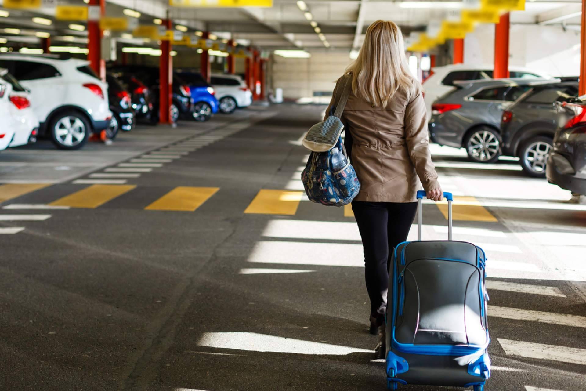 Aparcalo facilita la reserva de parking online en aeropuertos, puertos y estaciones de toda España