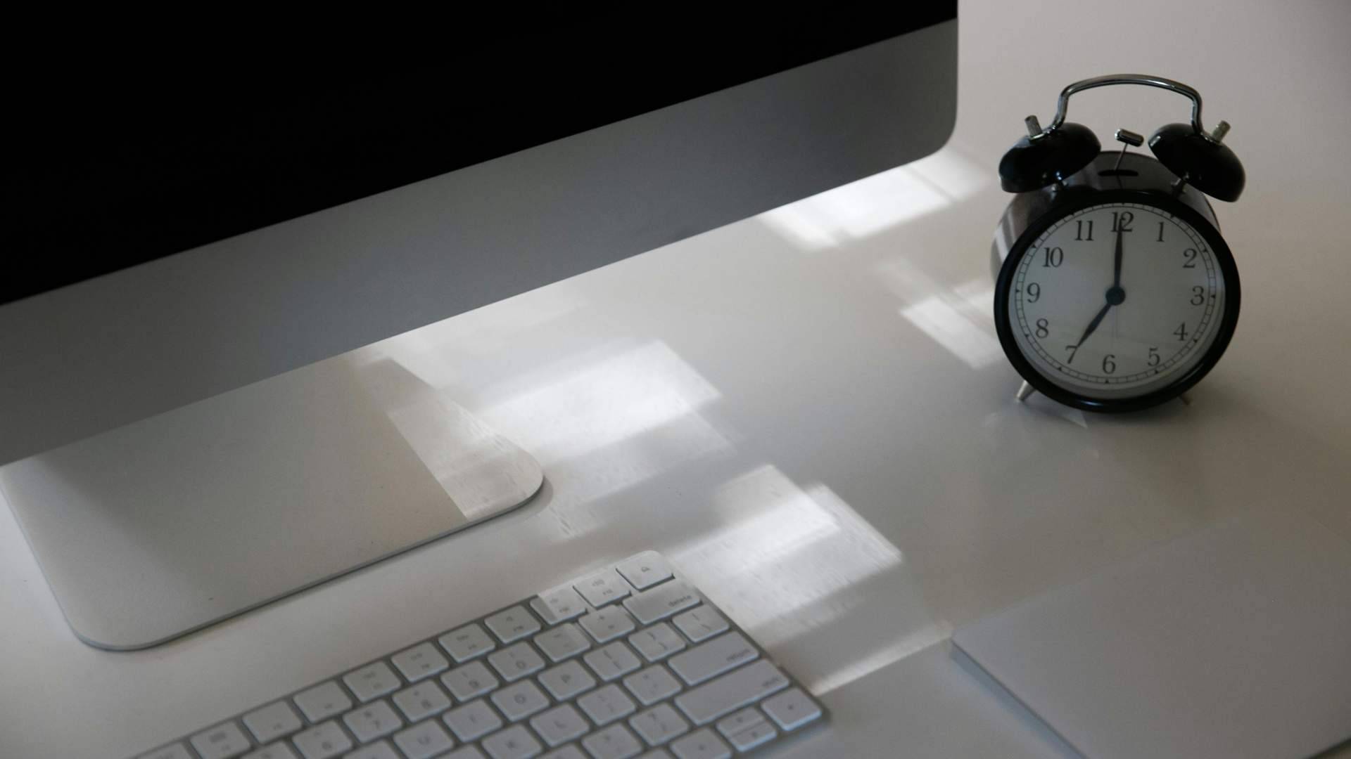El control horario con coste previsible gana peso entre pymes, bares y restaurantes