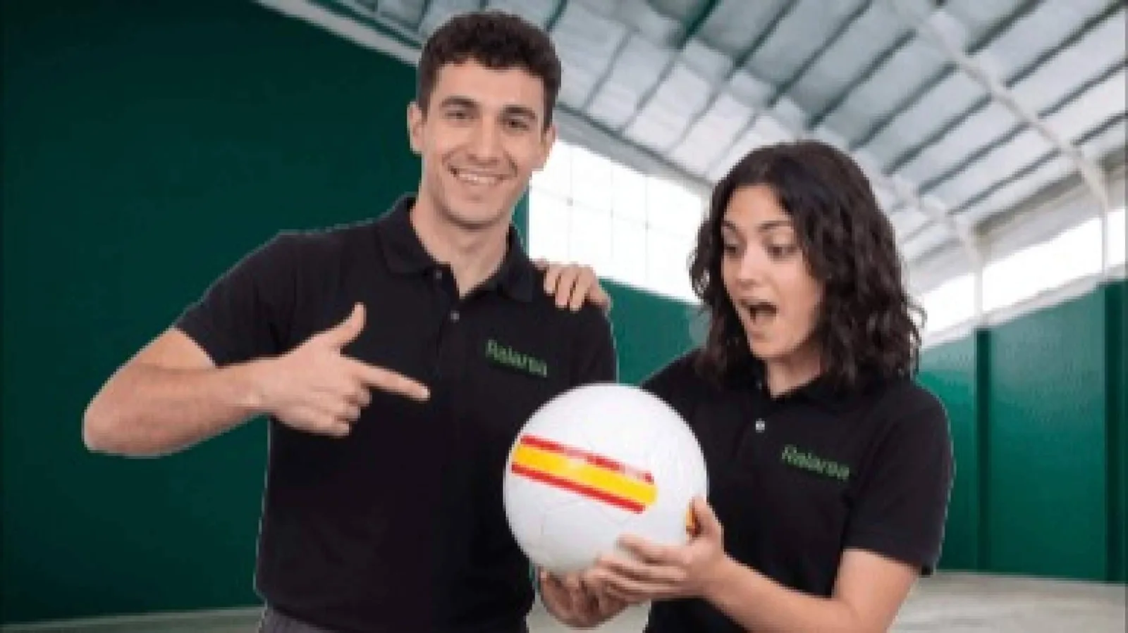 Ralarsa celebra el fútbol con una campaña de seguridad vial